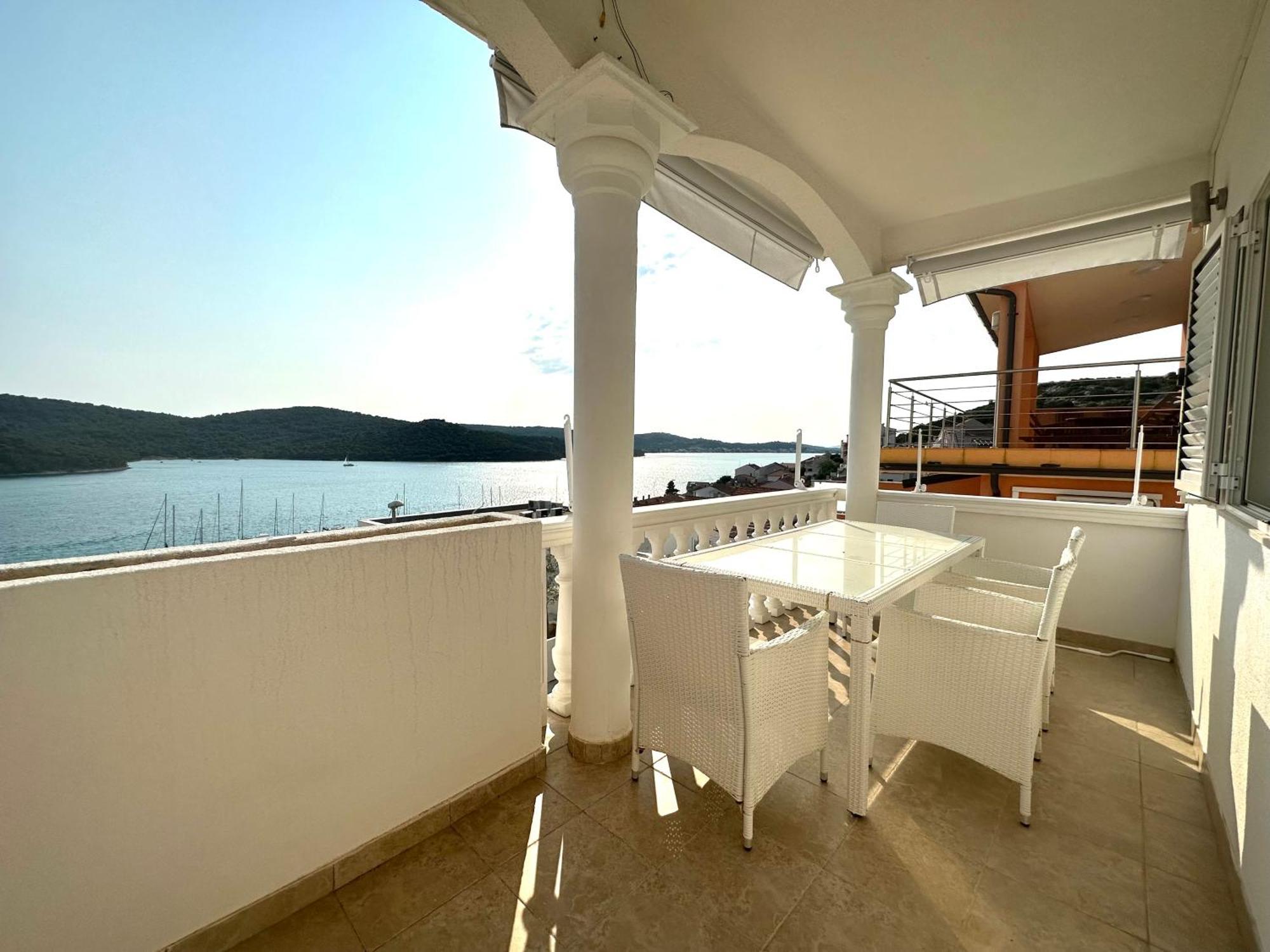 Villa Perla Tisno Exterior photo