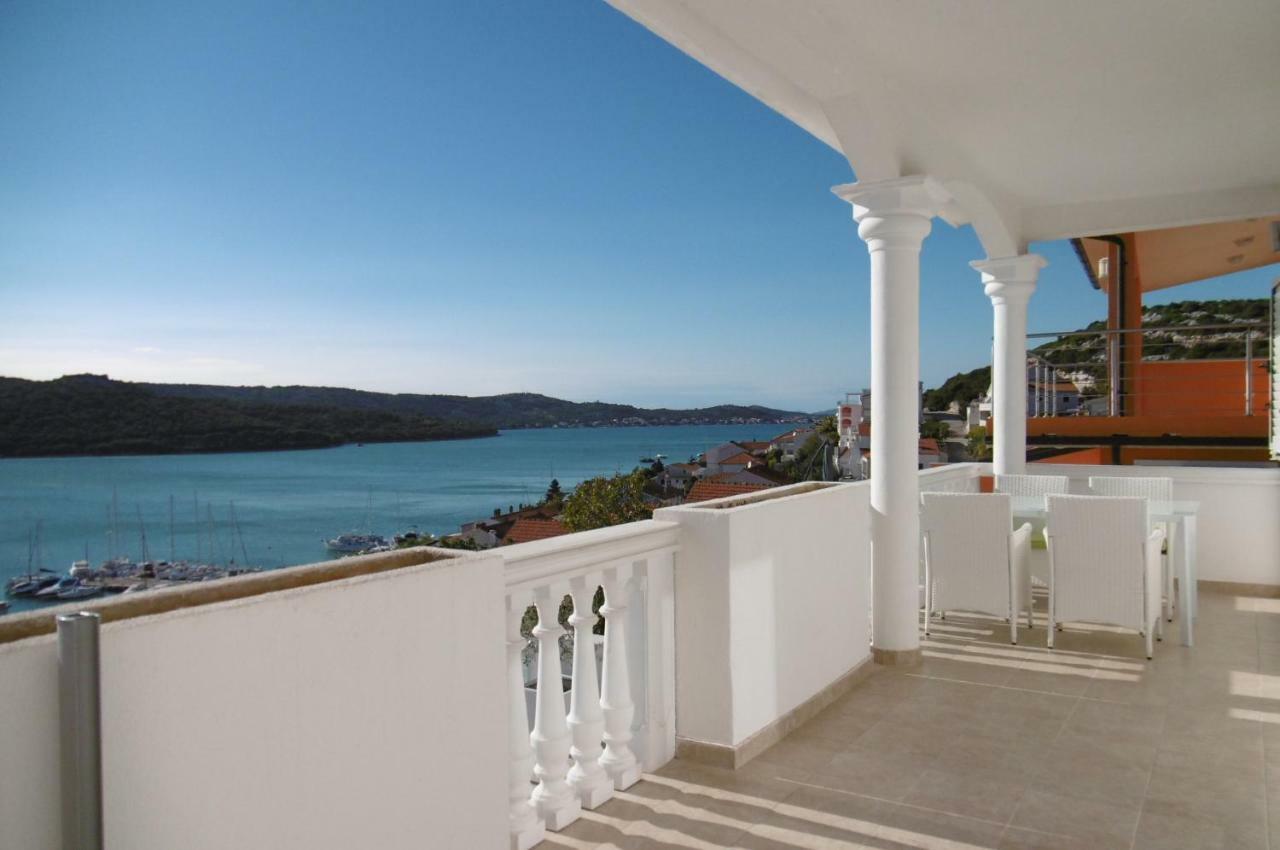 Villa Perla Tisno Exterior photo