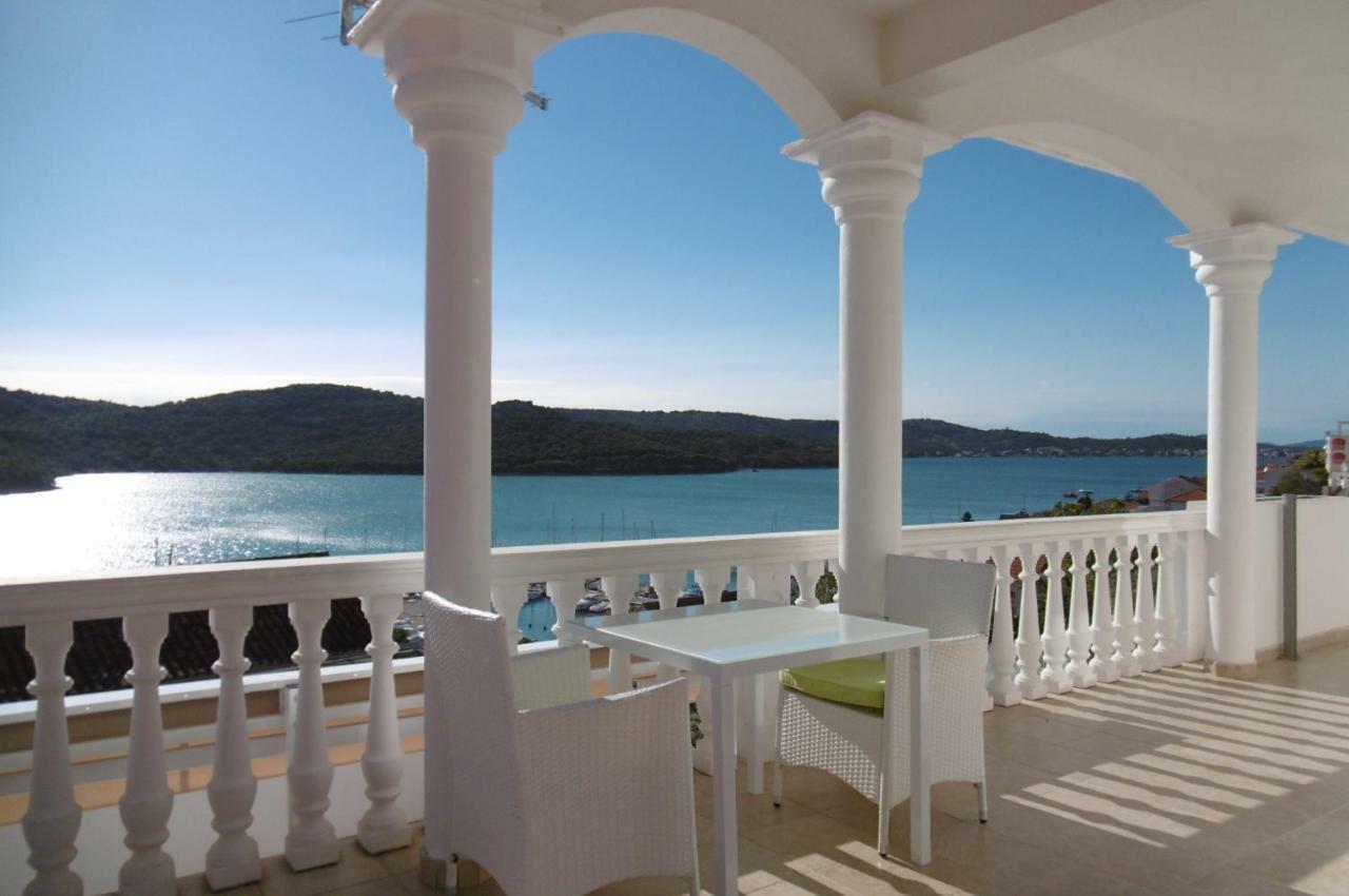 Villa Perla Tisno Exterior photo